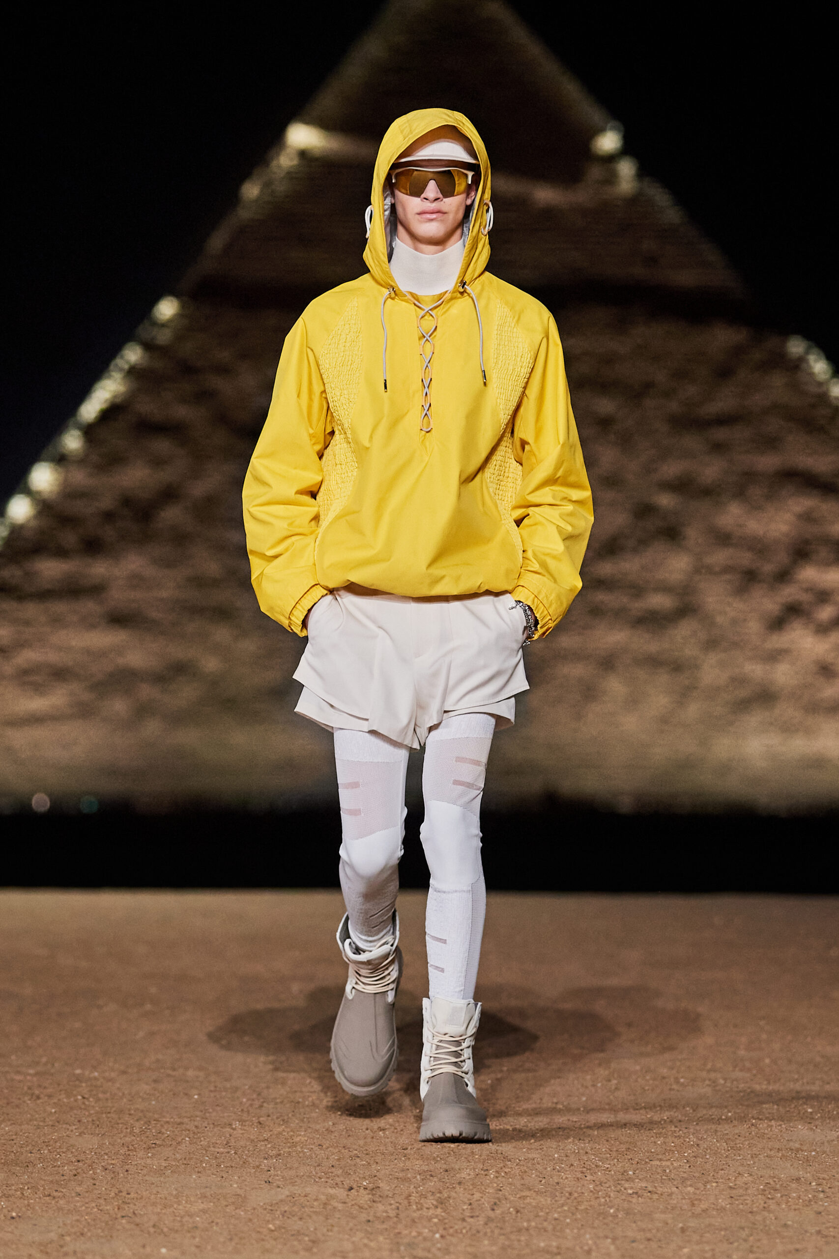 LOOK19