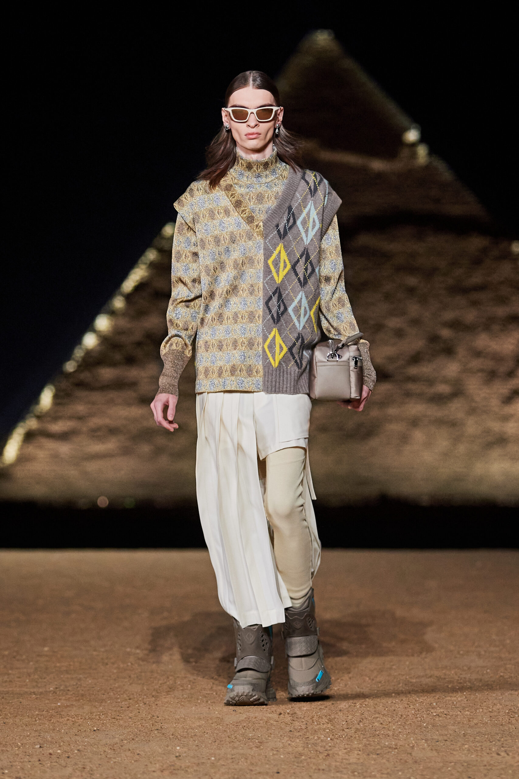 LOOK23