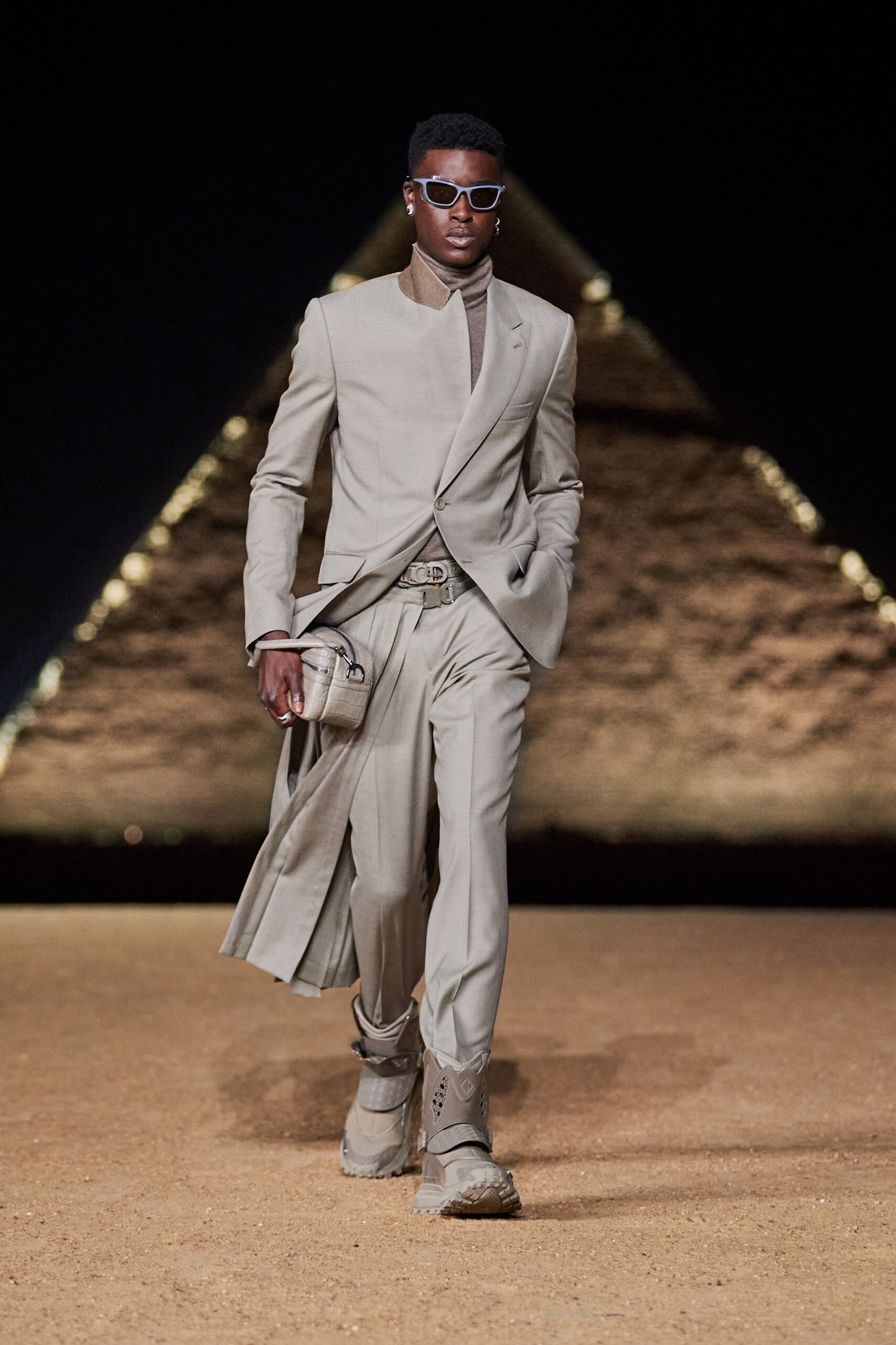 LOOK26