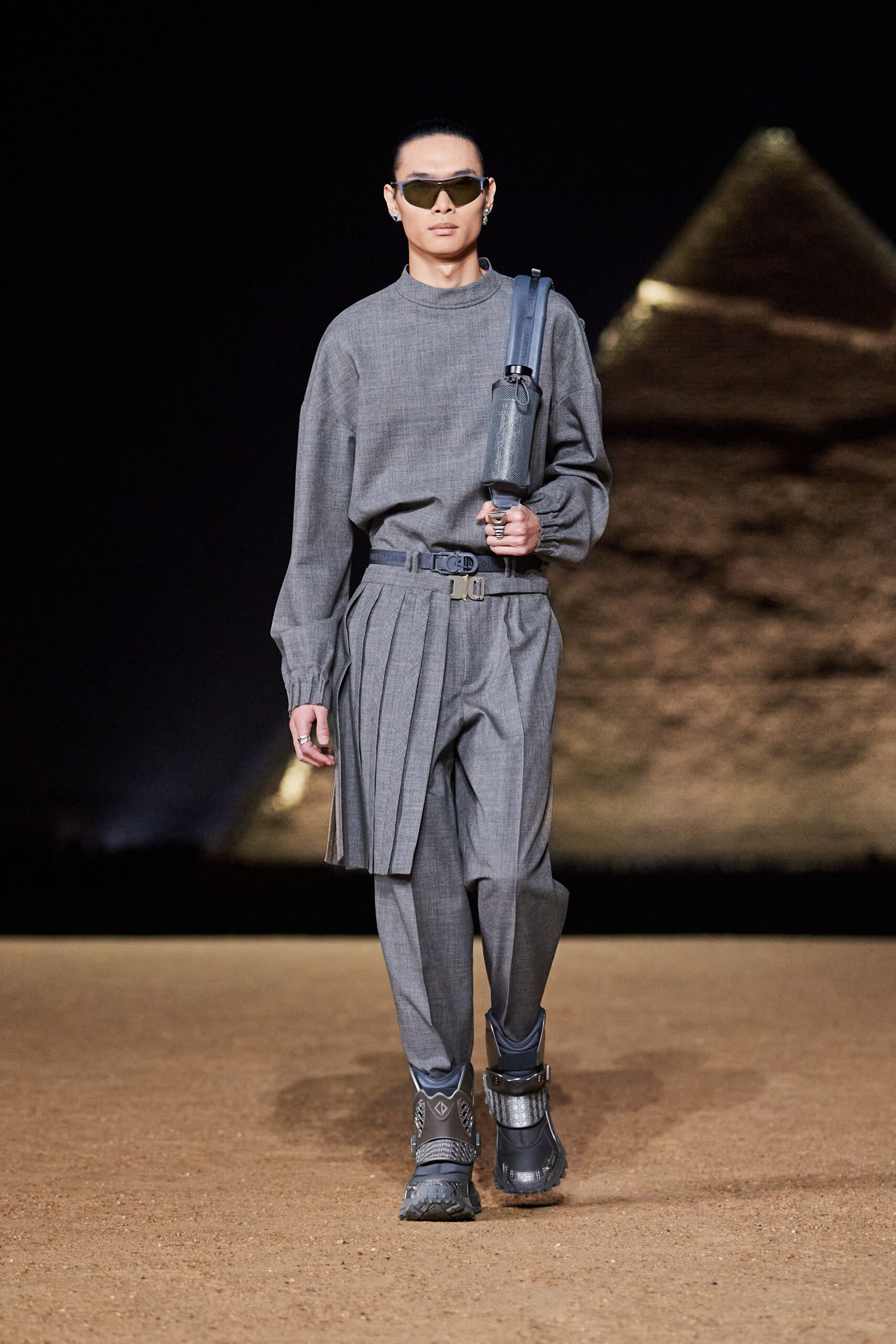 LOOK29
