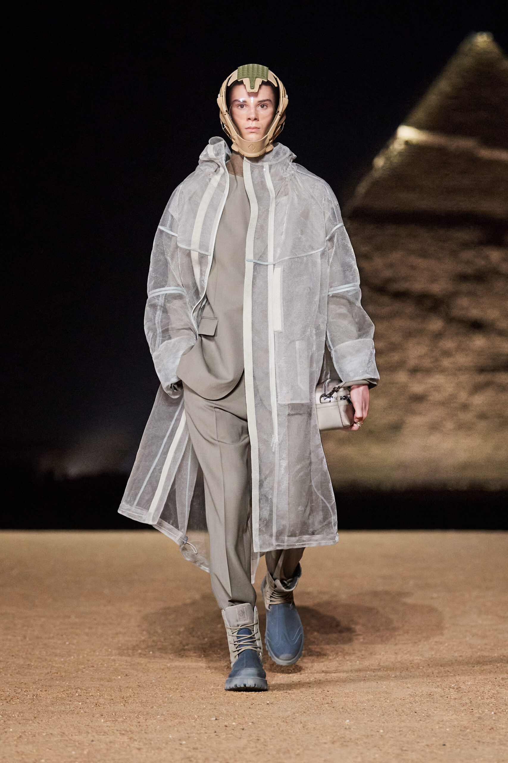 LOOK30