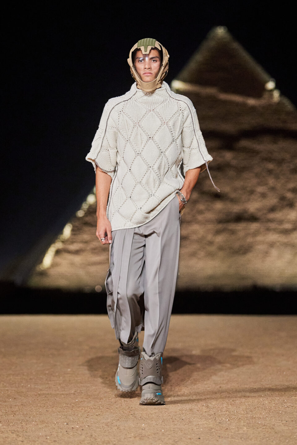 LOOK34