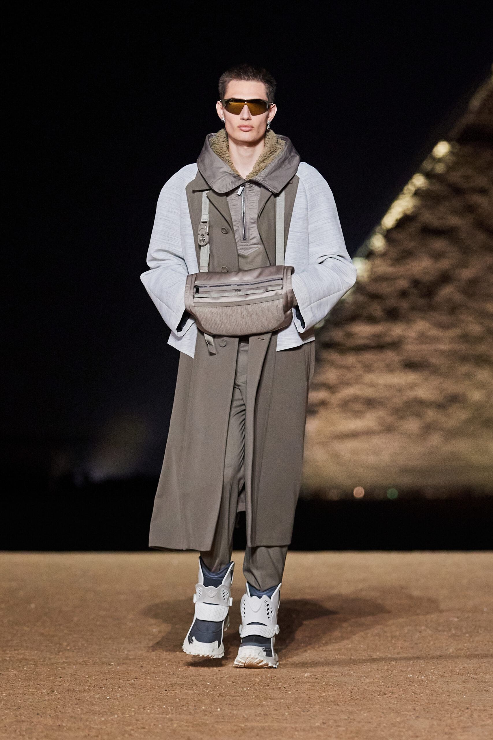 LOOK38