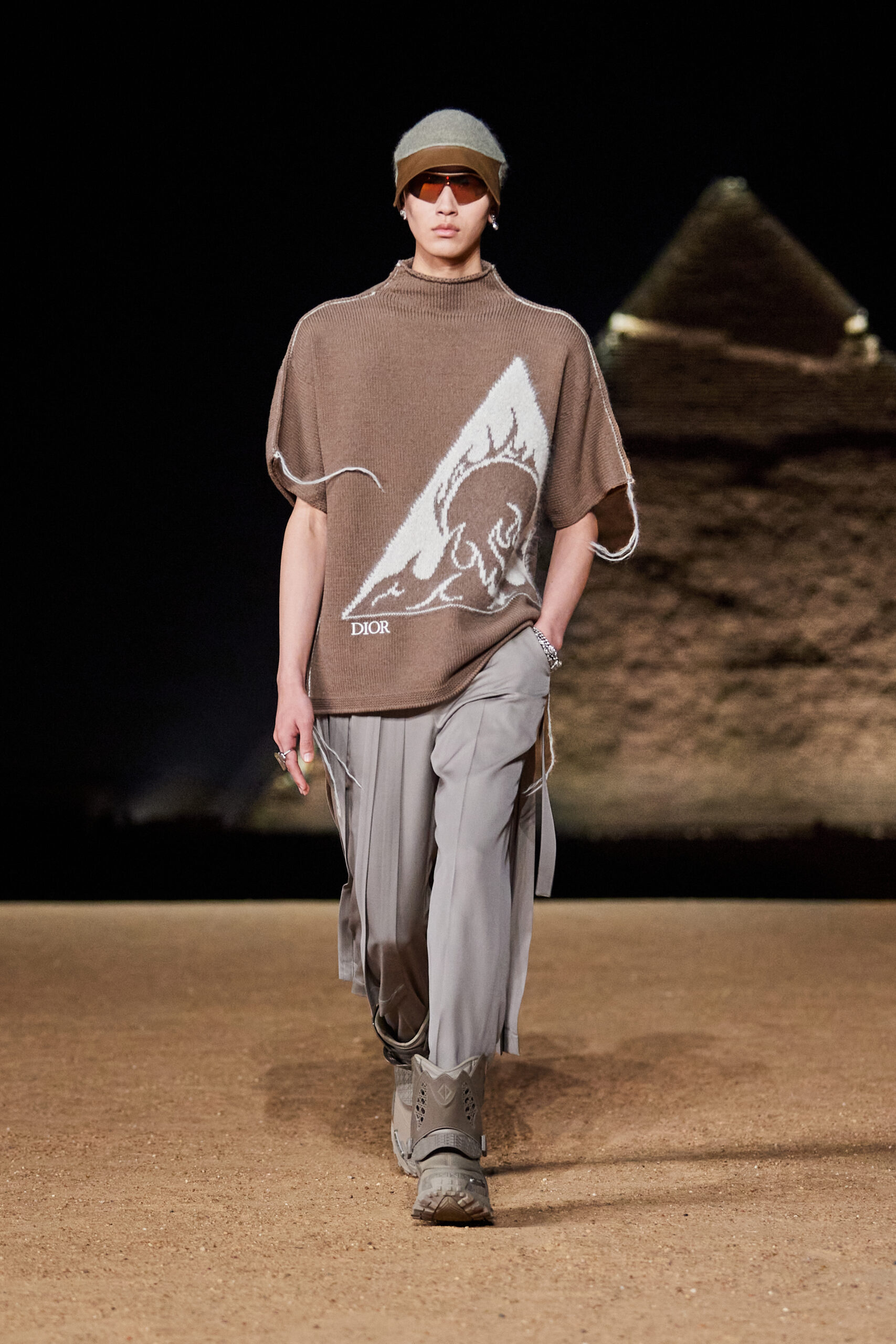 LOOK43