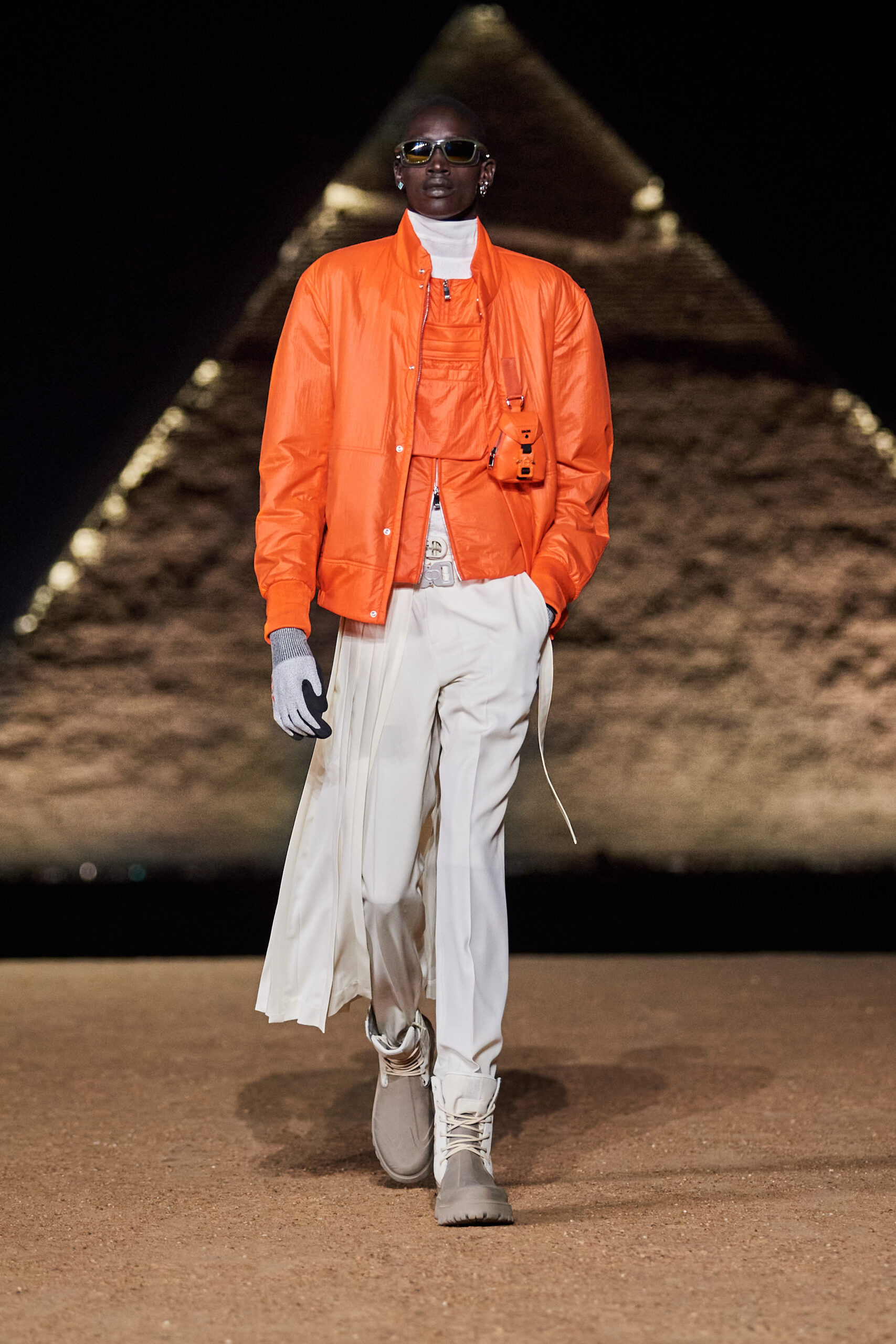 LOOK48