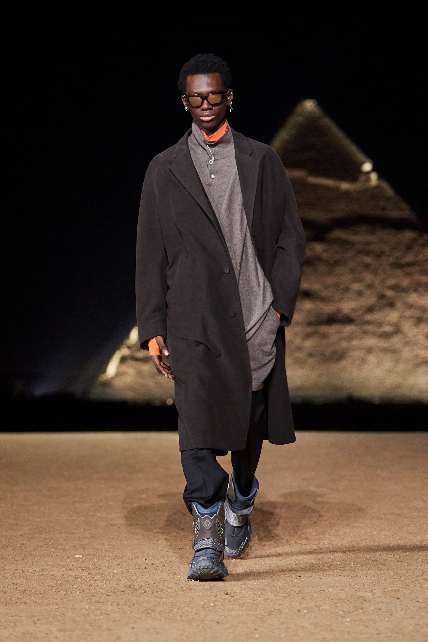 LOOK53