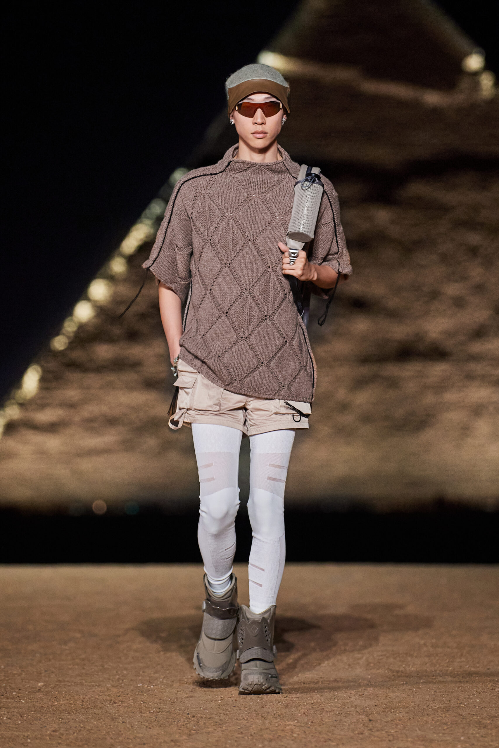 LOOK56