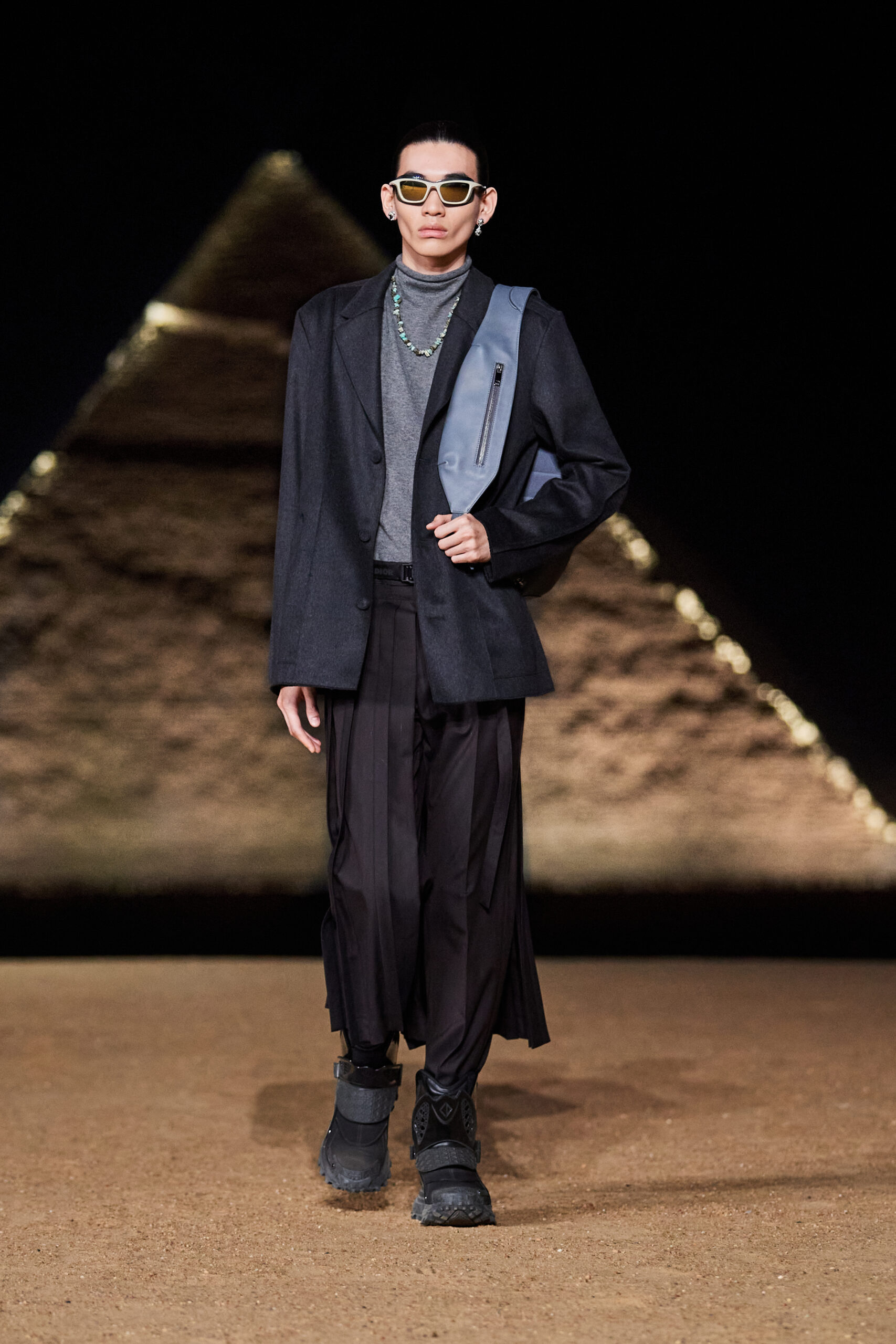 LOOK61