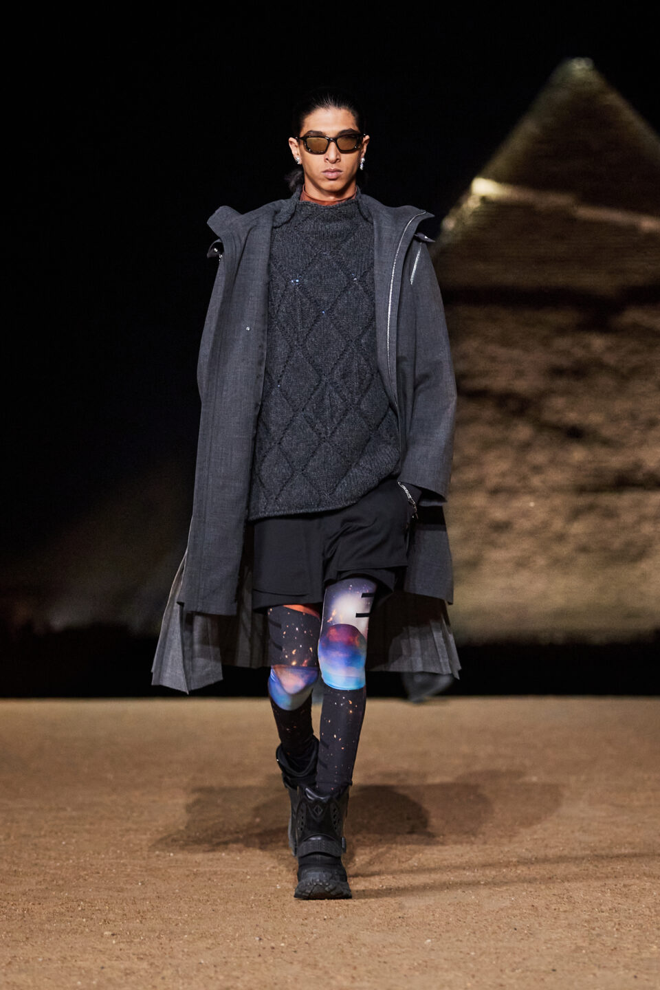 LOOK69