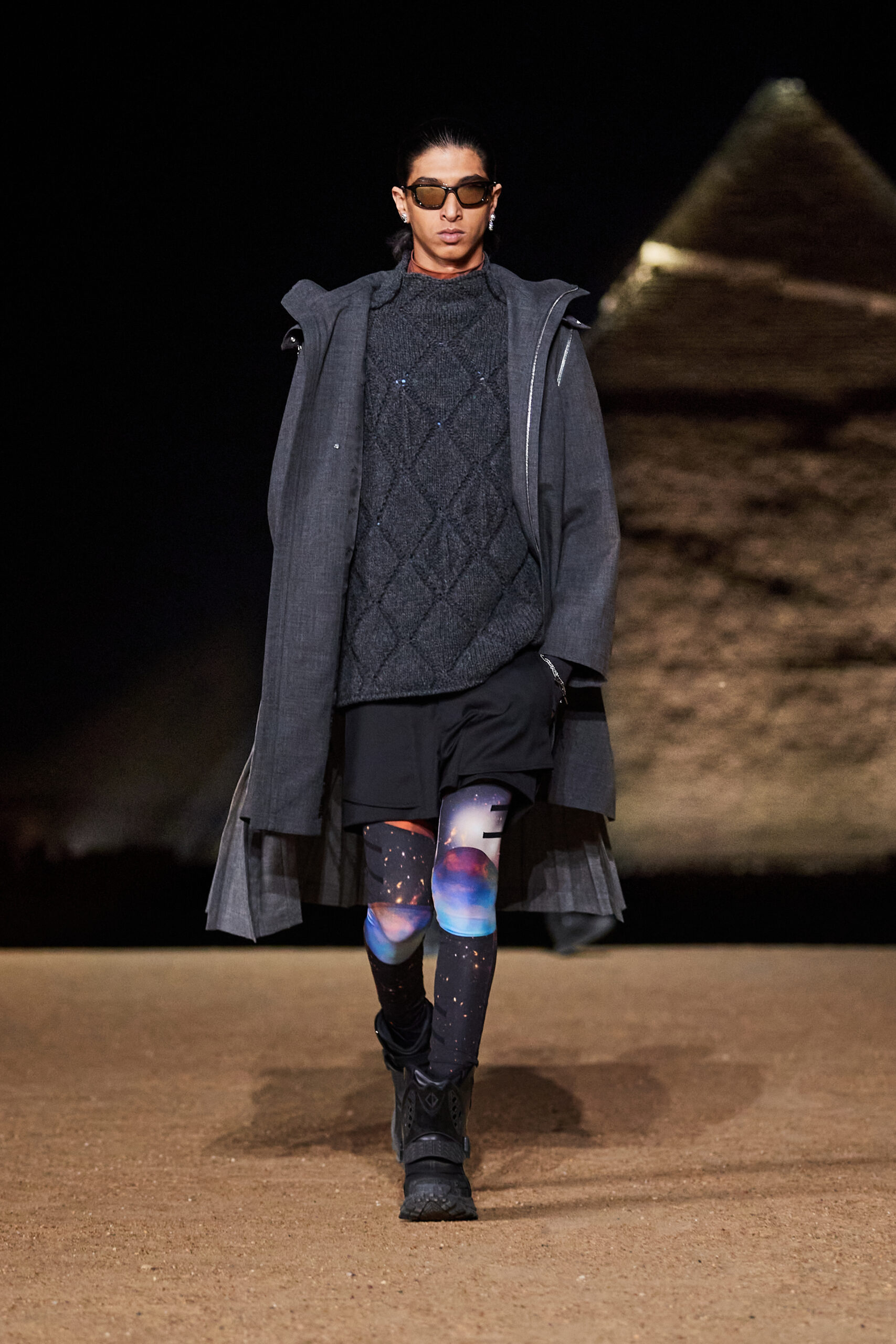 LOOK69