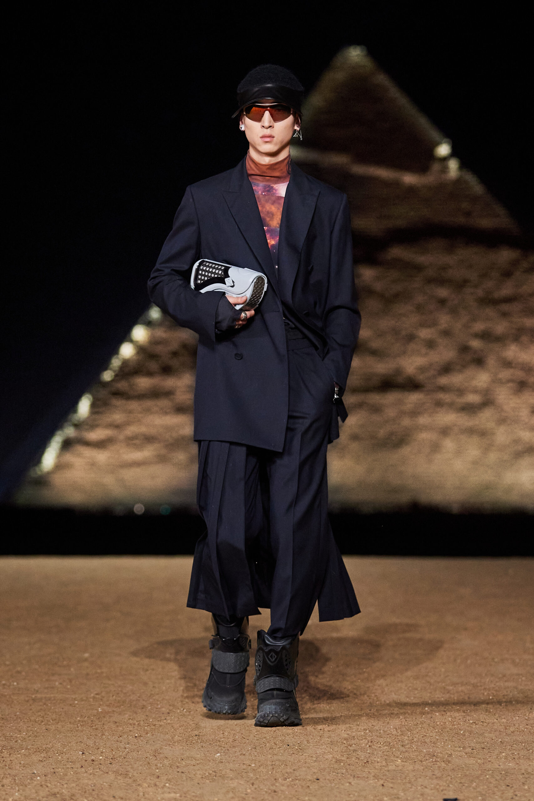 LOOK73