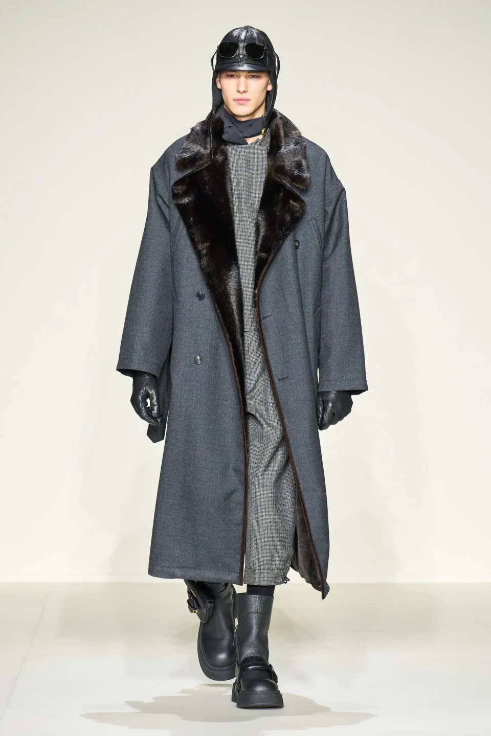 00001-emporio-armani-fall-2023-mens-credit-gorunway (1)