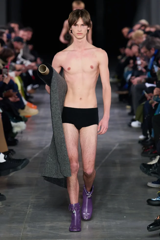 00001-jw-anderson-prefall-2023-credit-gorunway