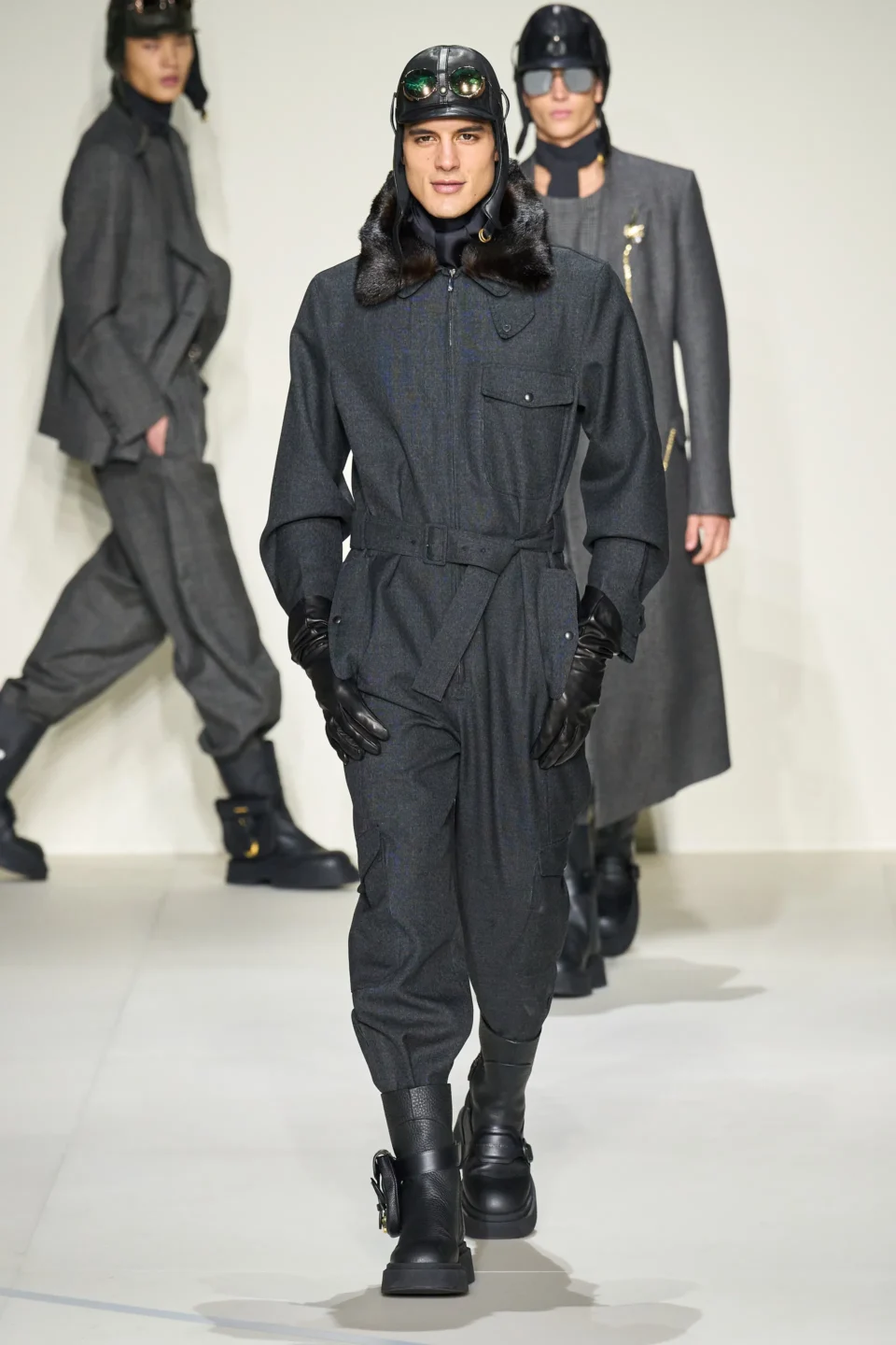 00002-emporio-armani-fall-2023-mens-credit-gorunway