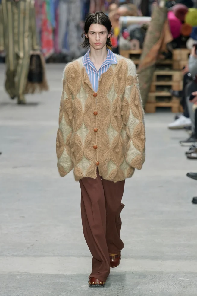 00002-etro-fall-2023-menswear-credit-gorunway