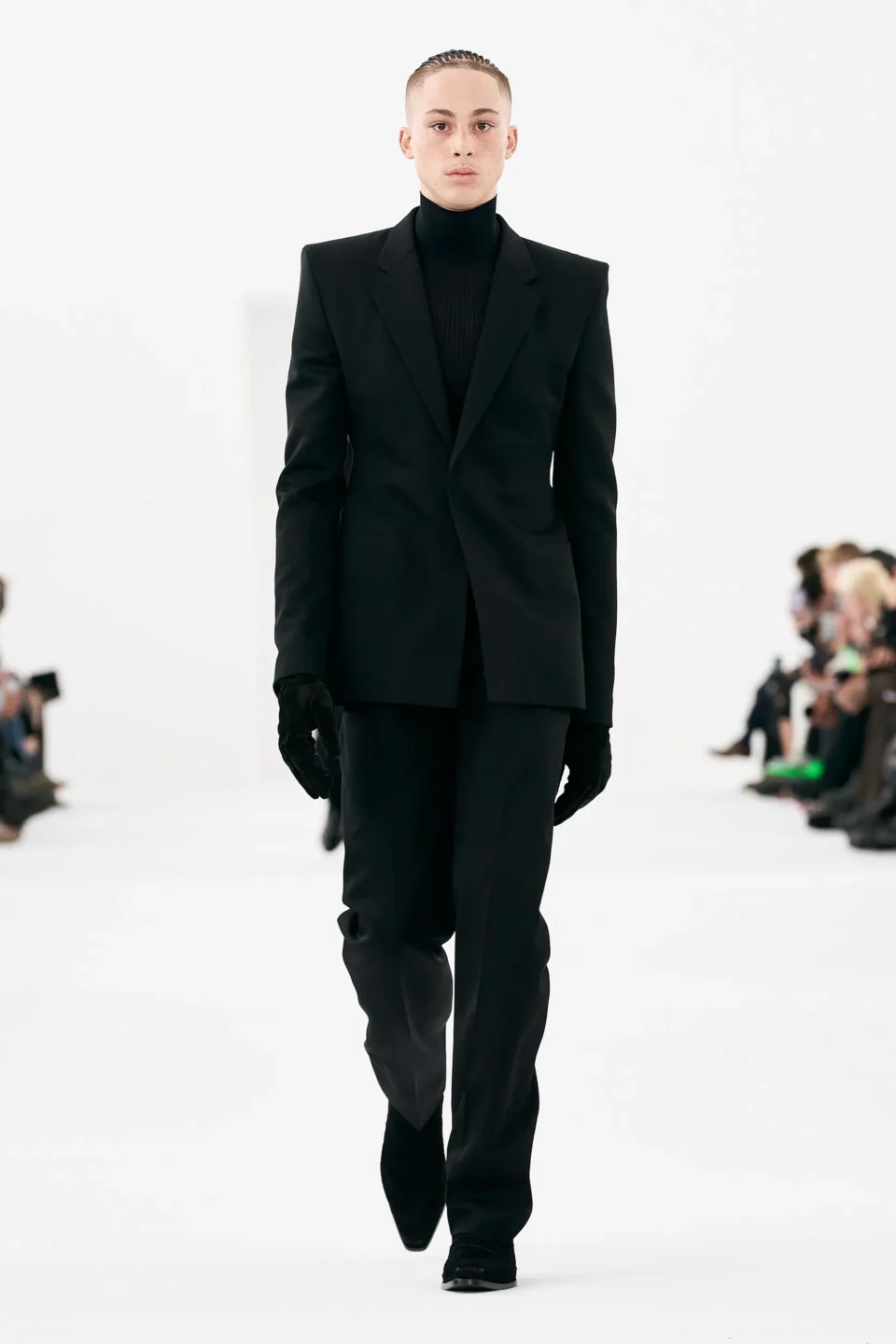 00002-givenchy-fall-2023-mens-credit-gorunway
