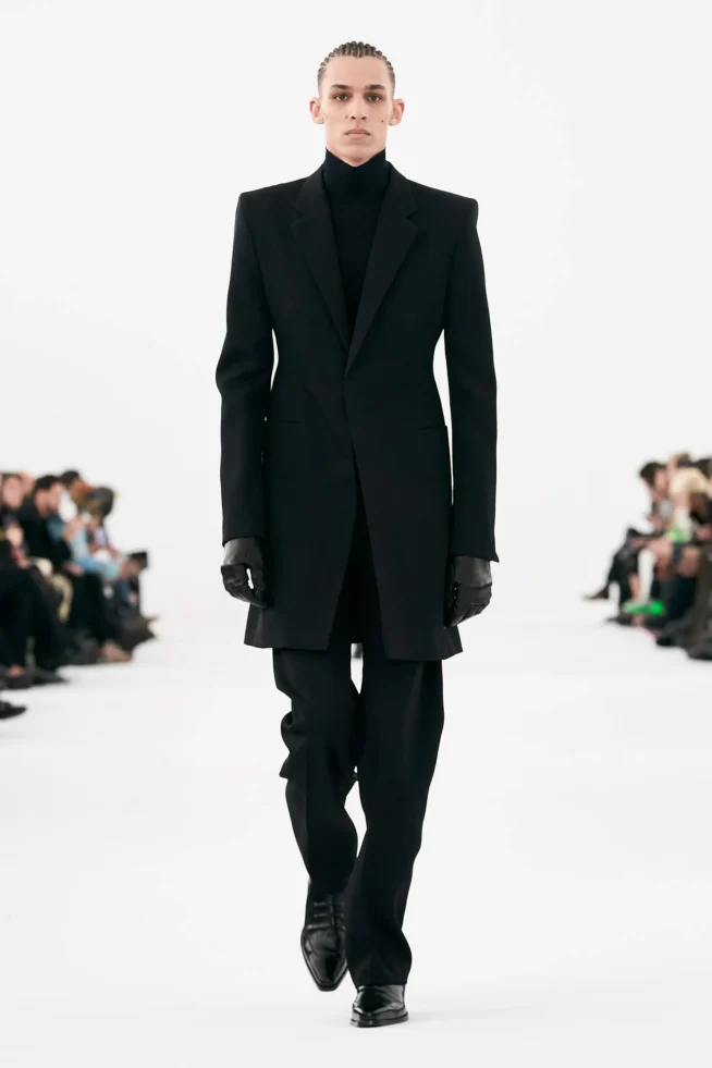 00003-givenchy-fall-2023-mens-credit-gorunway