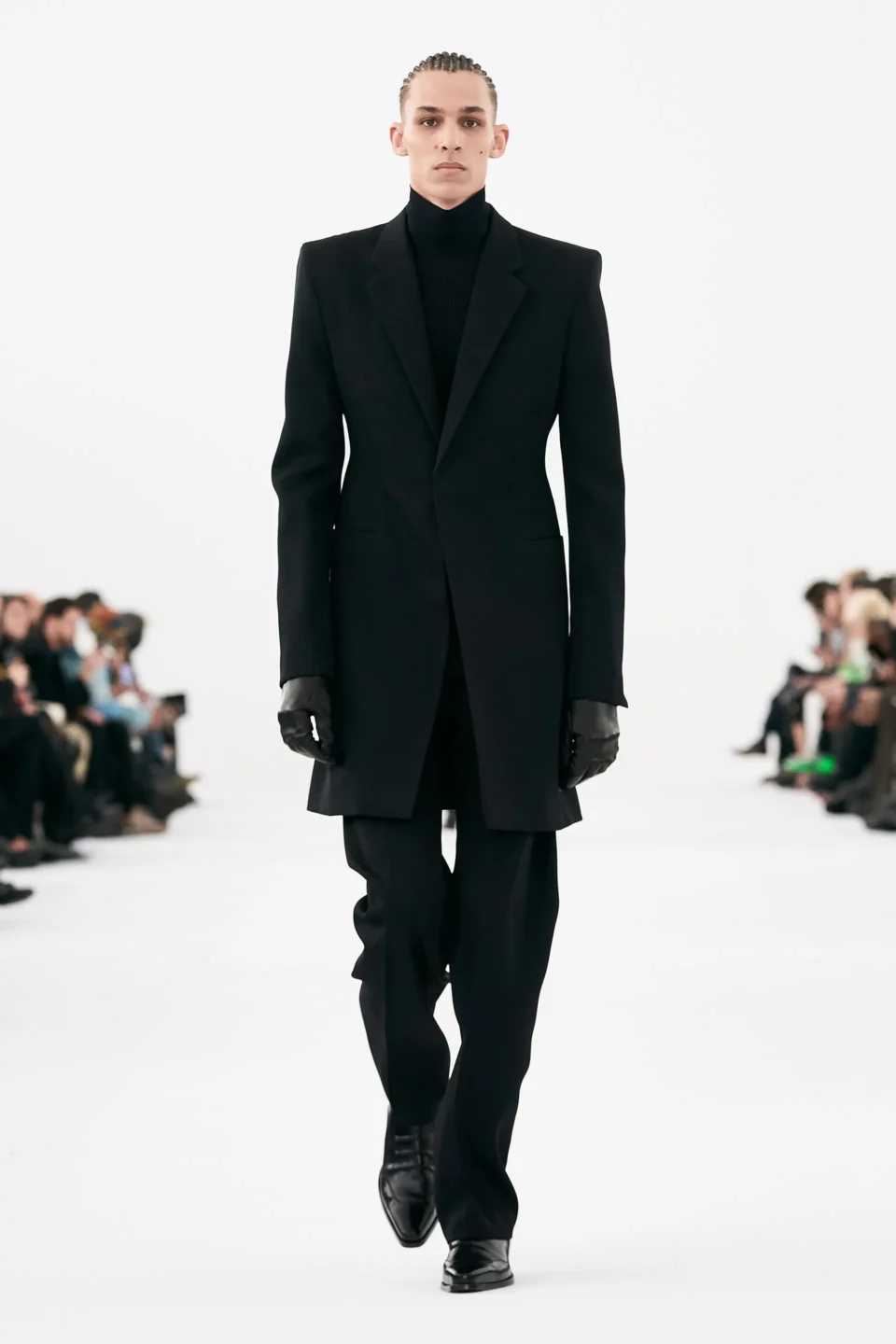 00003-givenchy-fall-2023-mens-credit-gorunway