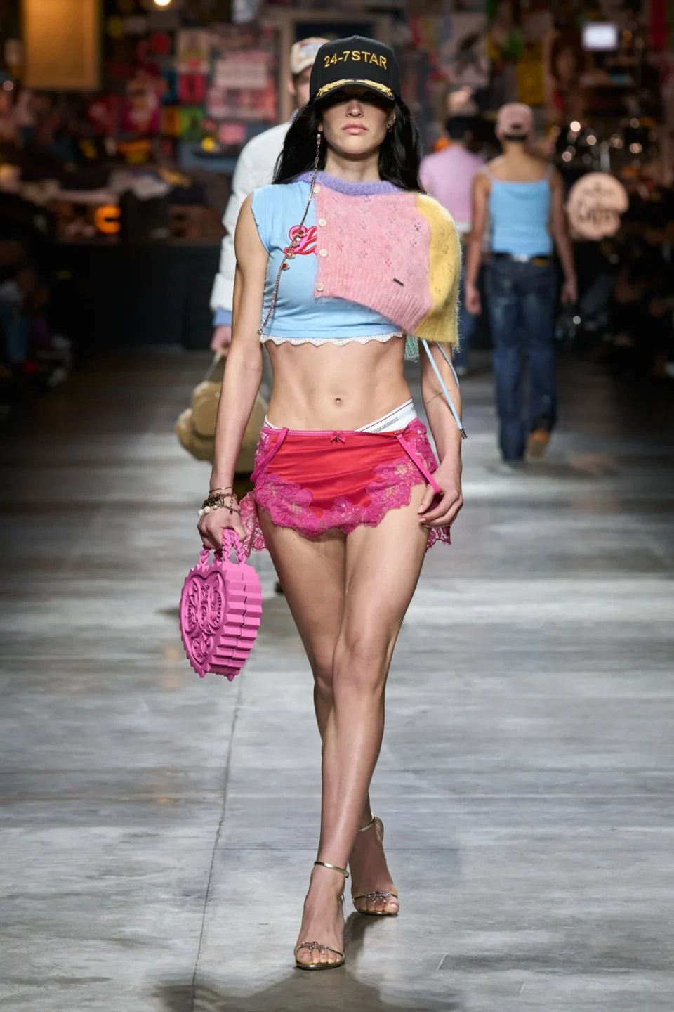 00004-dsquared2-fall-2023-mens-credit-gorunway