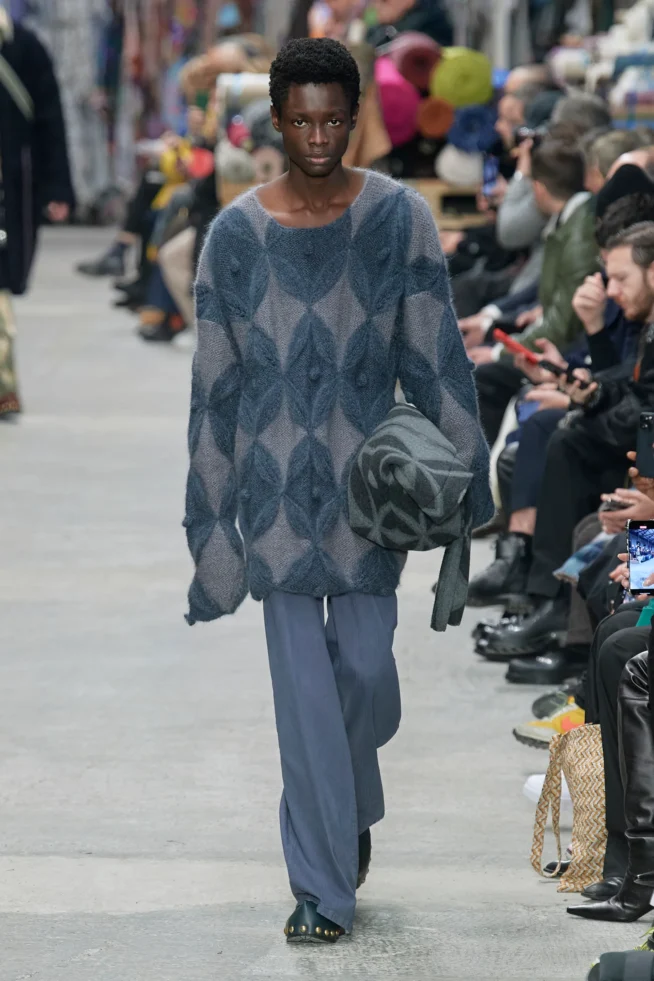 00004-etro-fall-2023-menswear-credit-gorunway