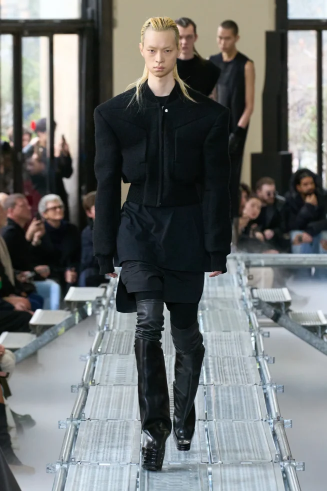 00004-rick-owens-fall-2023-menswear-credit-gorunway