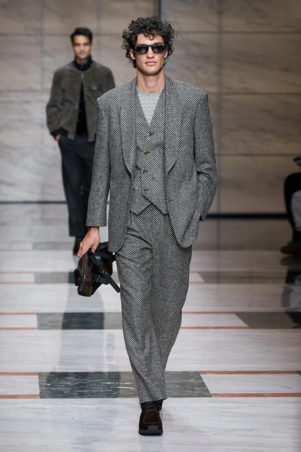 00005-giorgio-armani-fall-2023-menswear-credit-gorunway