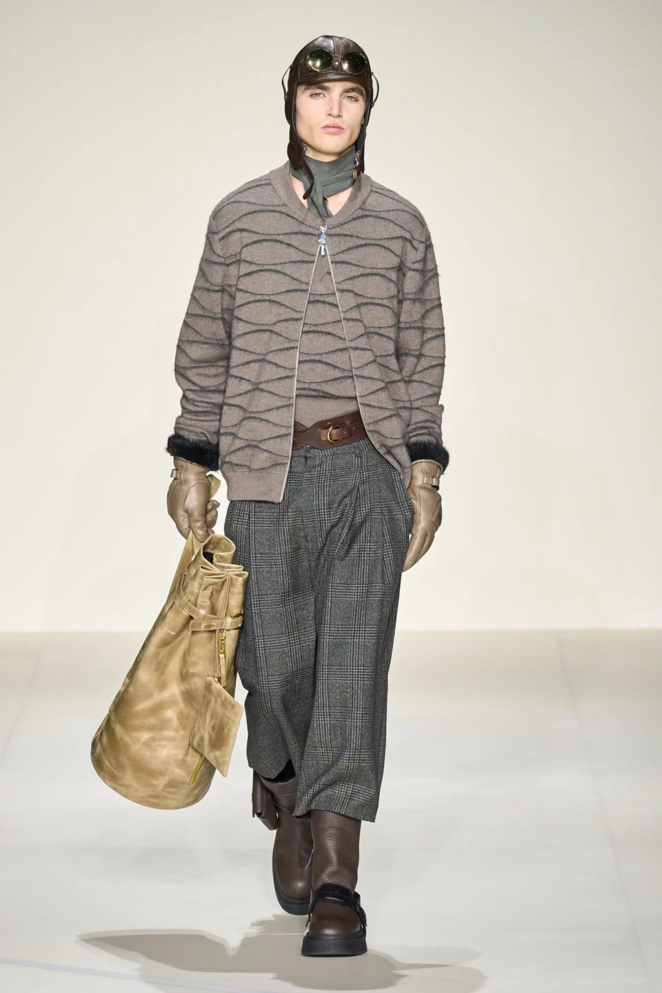00006-emporio-armani-fall-2023-mens-credit-gorunway