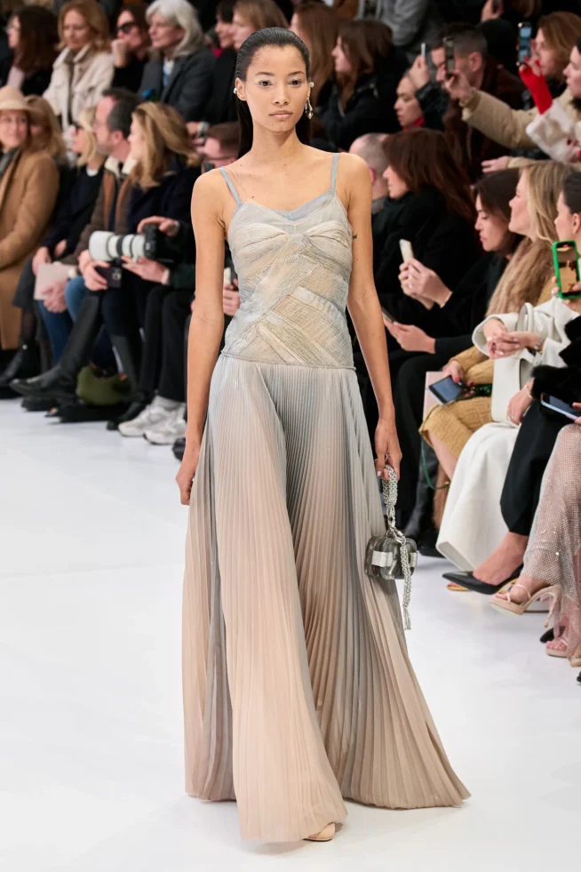 00006-fendi-spring-2023-couture-credit-gorunway
