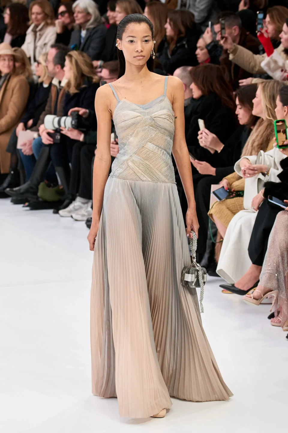 00006-fendi-spring-2023-couture-credit-gorunway