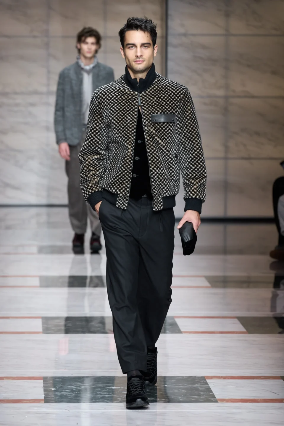 00006-giorgio-armani-fall-2023-menswear-credit-gorunway