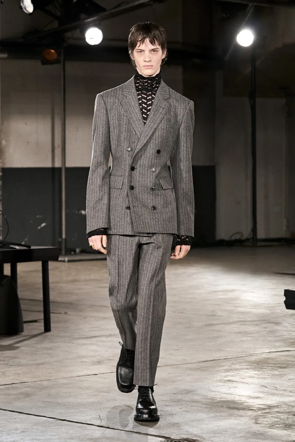 00007-dries-van-noten-fall-2023-menswear-credit-gorunway