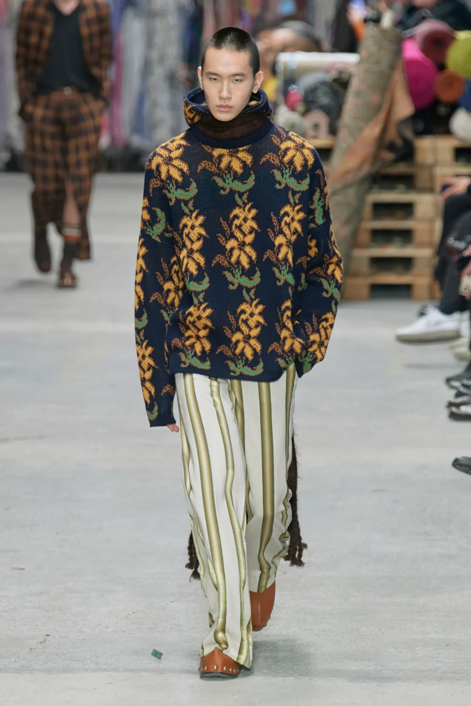 00007-etro-fall-2023-menswear-credit-gorunway