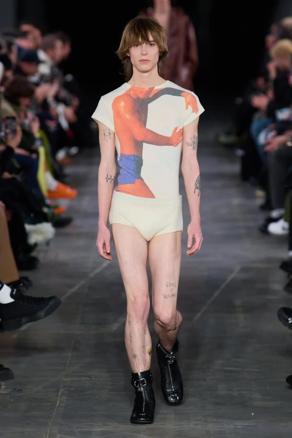 00007-jw-anderson-prefall-2023-credit-gorunway