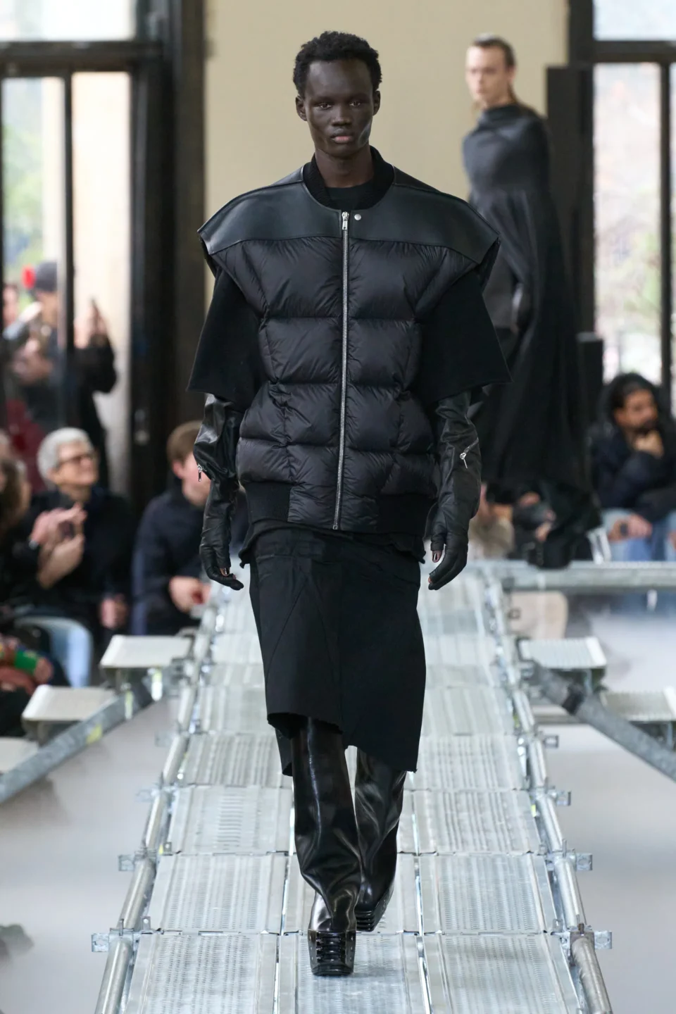 00007-rick-owens-fall-2023-menswear-credit-gorunway