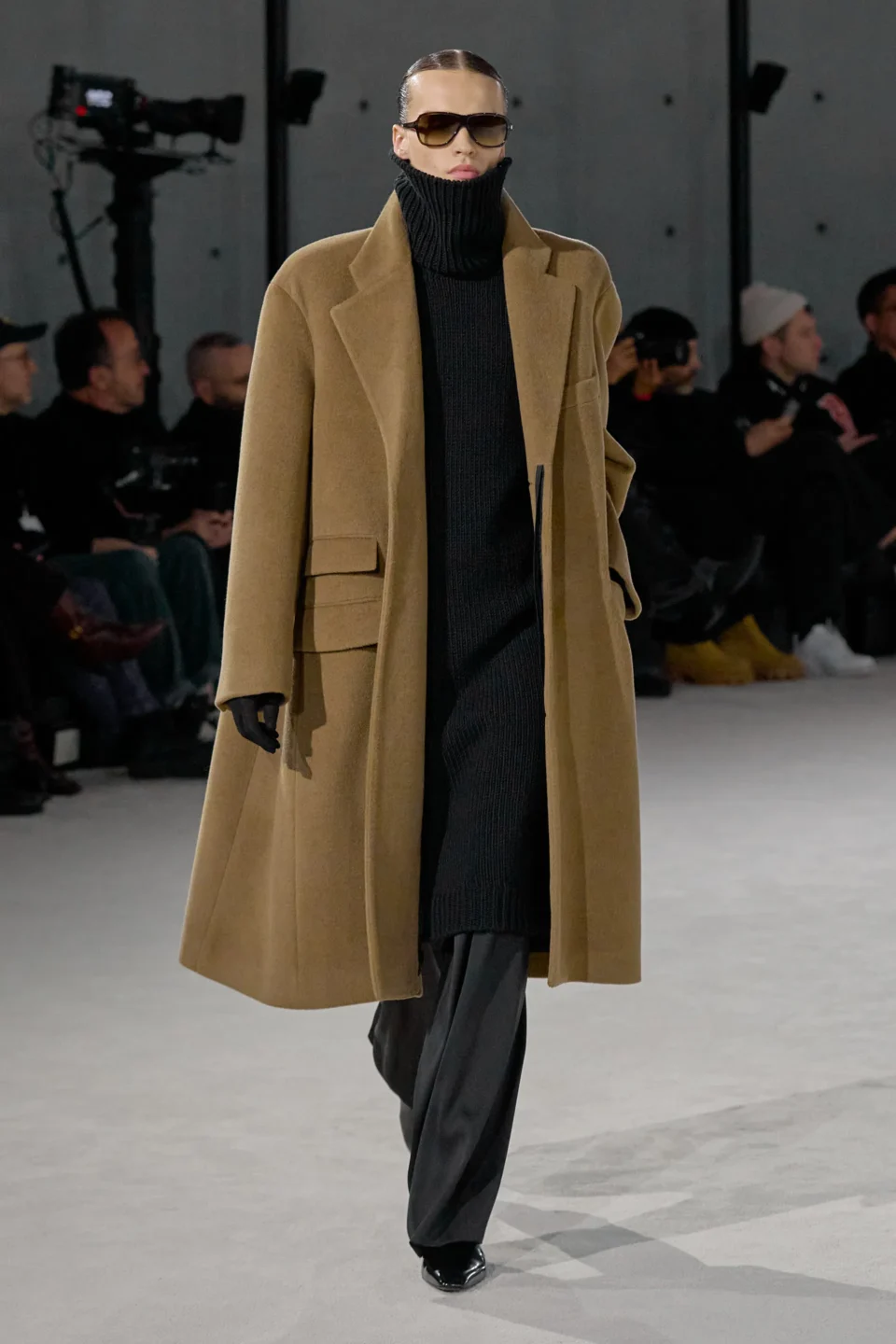 00007-saint-laurent-fall-2023-mens-credit-gorunway