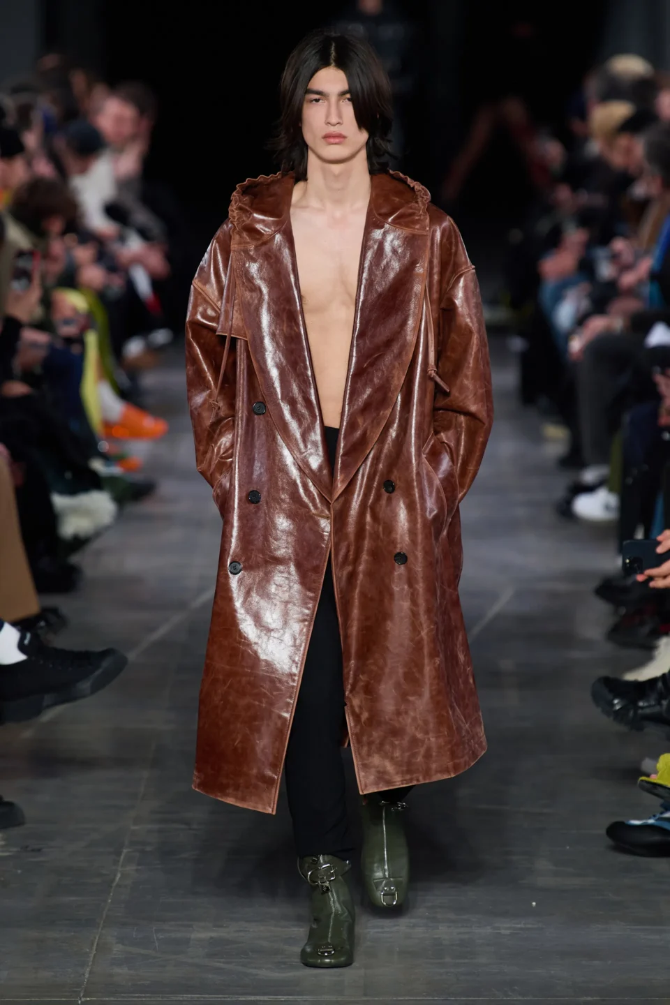00008-jw-anderson-prefall-2023-credit-gorunway