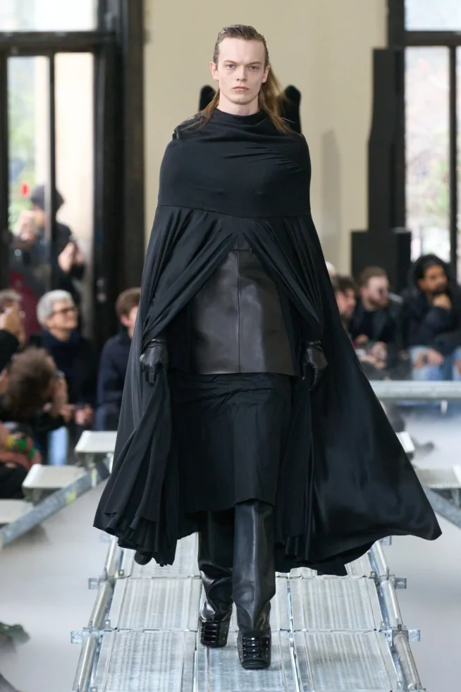 00008-rick-owens-fall-2023-menswear-credit-gorunway