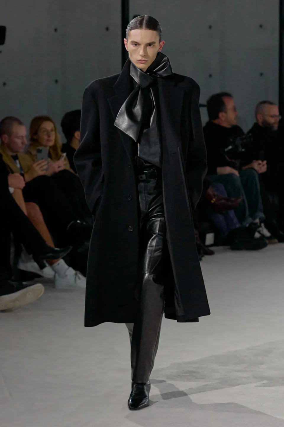 00008-saint-laurent-fall-2023-mens-credit-gorunway