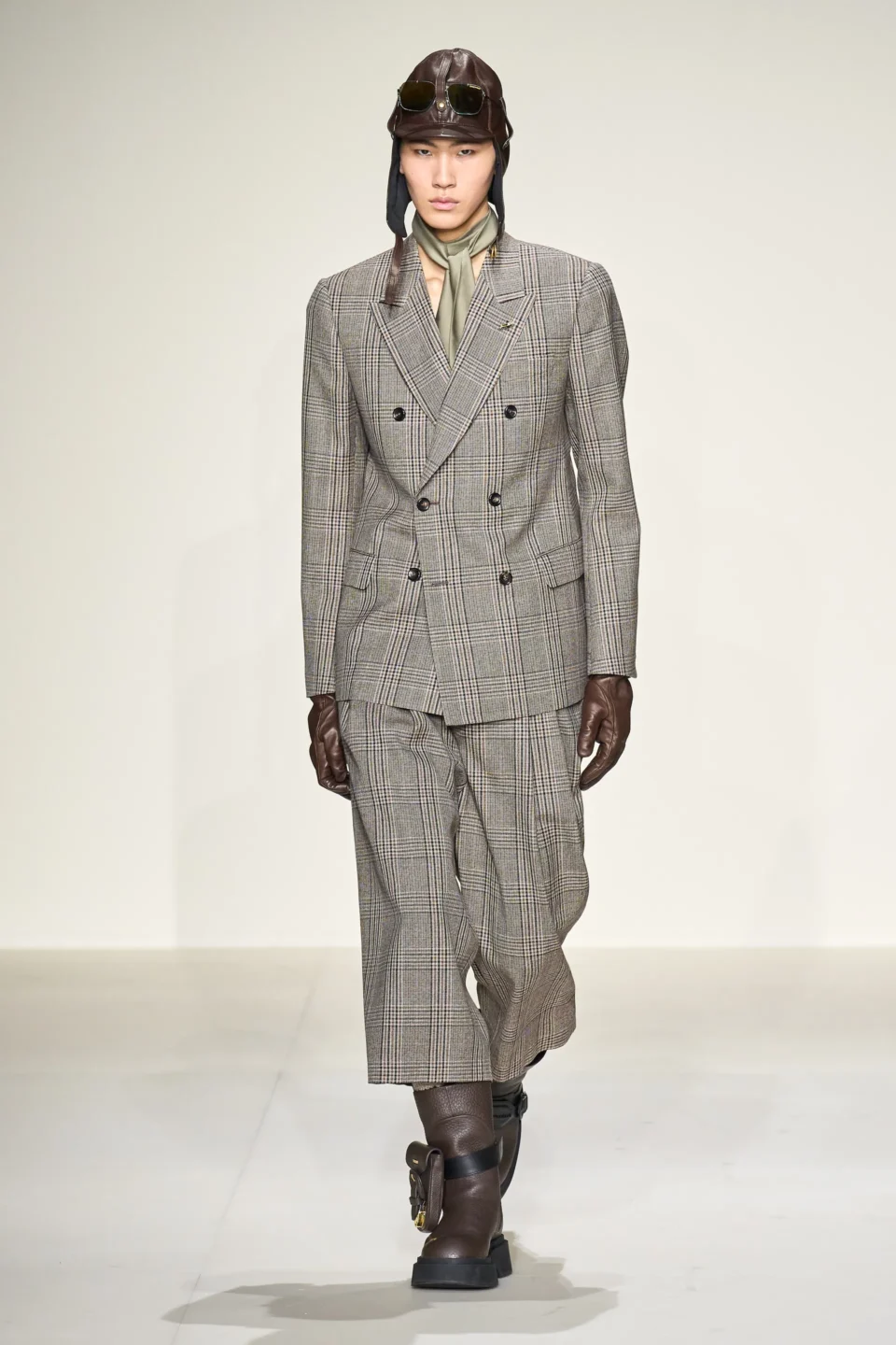 00009-emporio-armani-fall-2023-mens-credit-gorunway