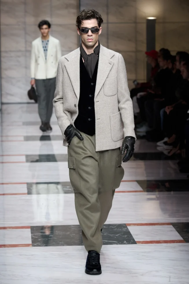 00009-giorgio-armani-fall-2023-menswear-credit-gorunway