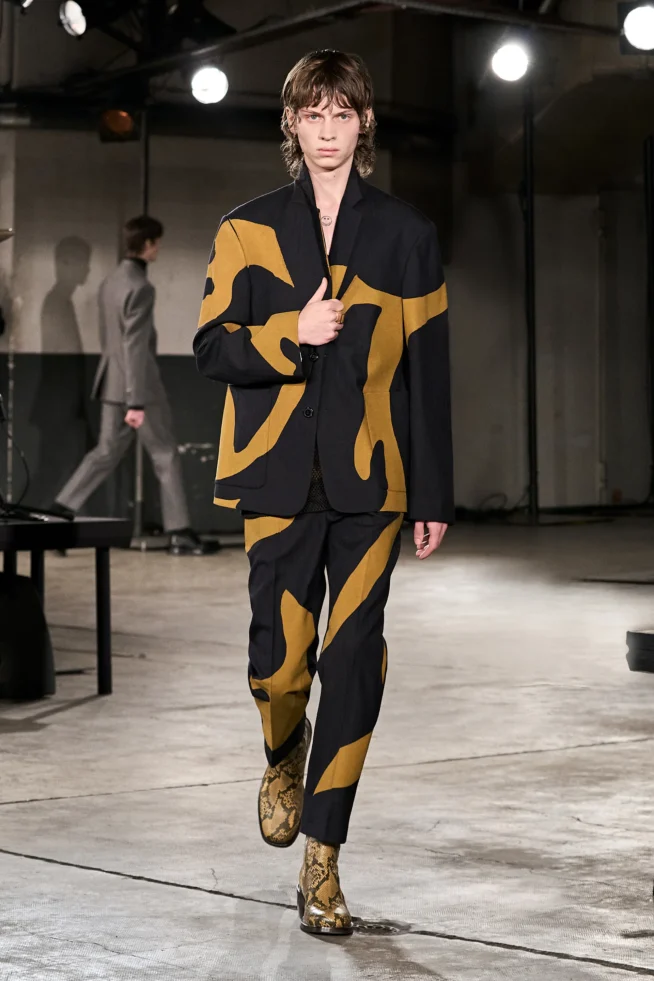 00010-dries-van-noten-fall-2023-menswear-credit-gorunway
