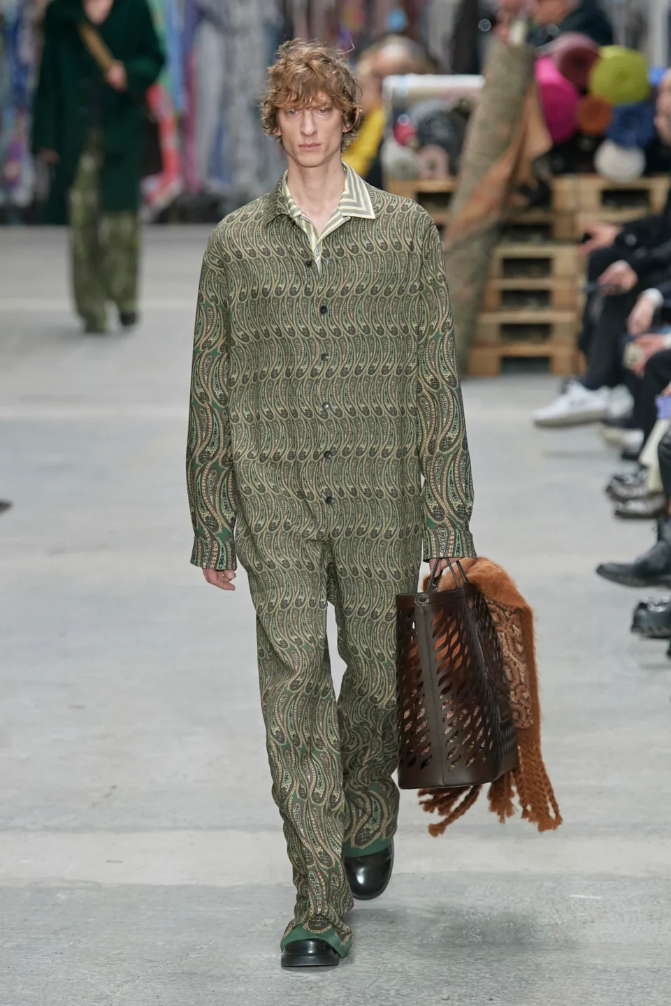 00010-etro-fall-2023-menswear-credit-gorunway