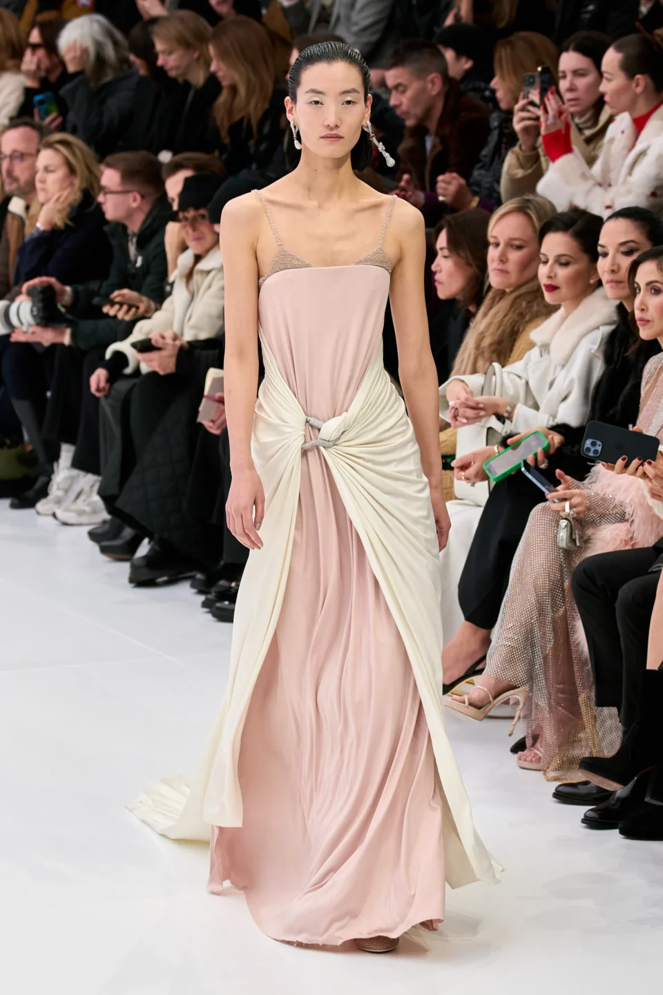 00010-fendi-spring-2023-couture-credit-gorunway