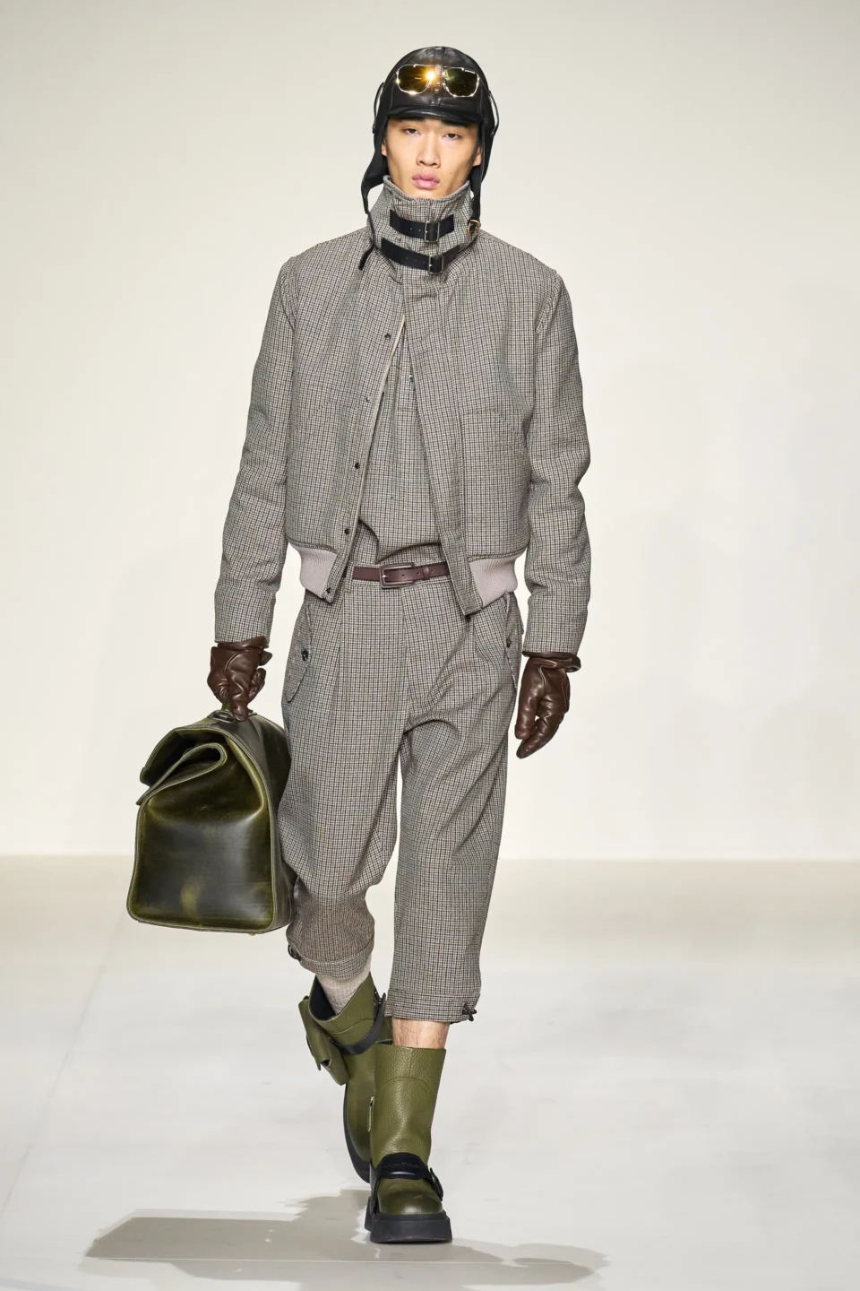 00011-emporio-armani-fall-2023-mens-credit-gorunway