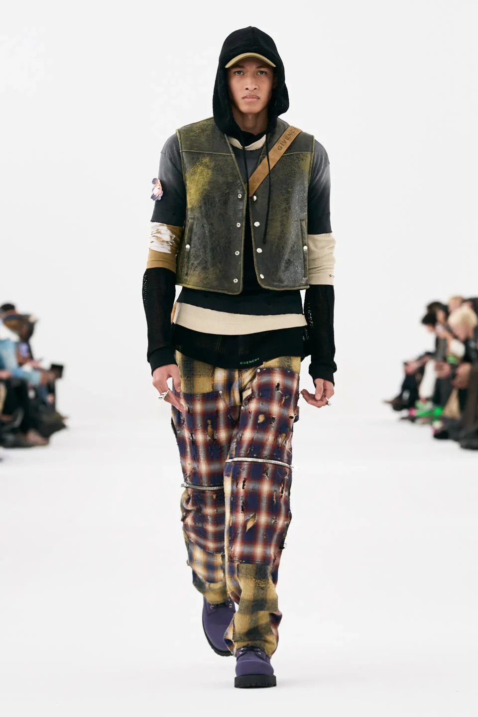 00011-givenchy-fall-2023-mens-credit-gorunway