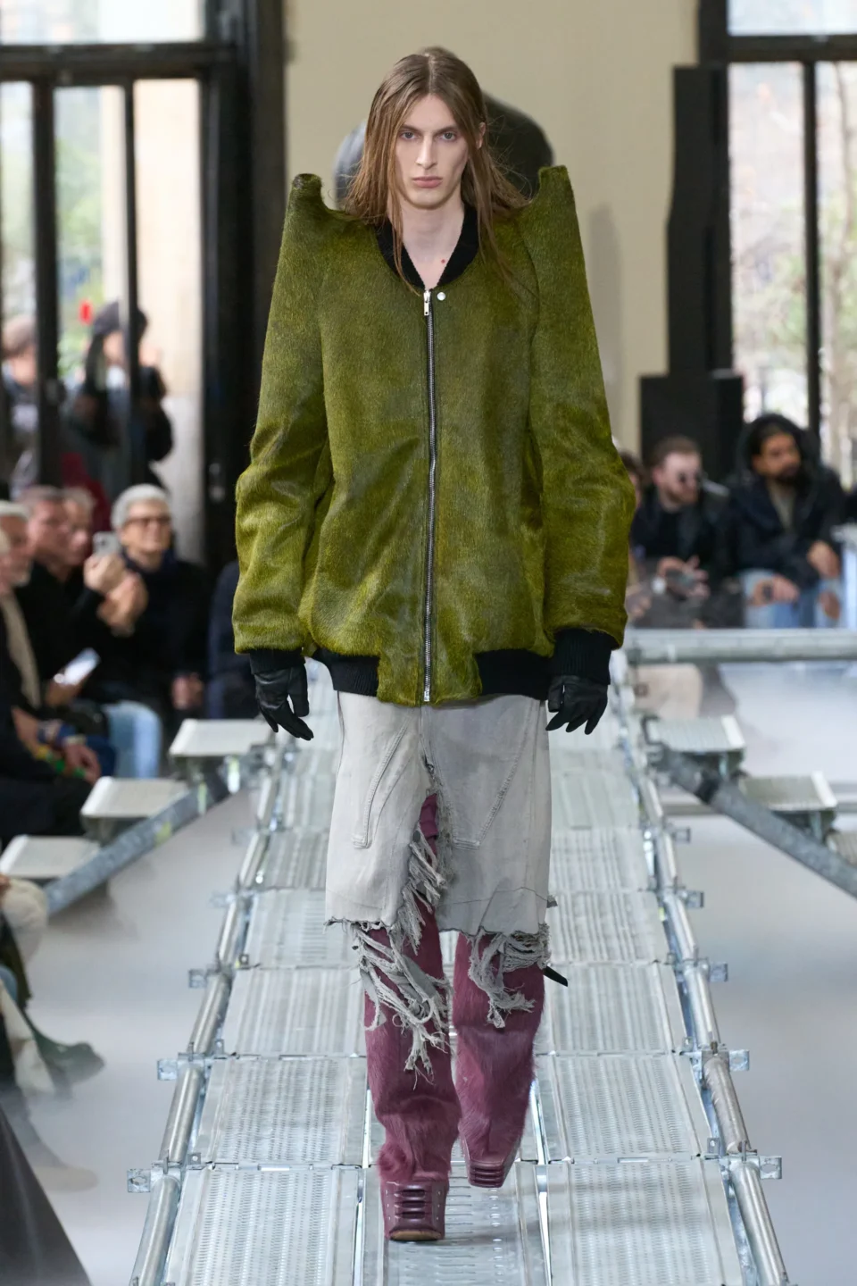 00011-rick-owens-fall-2023-menswear-credit-gorunway