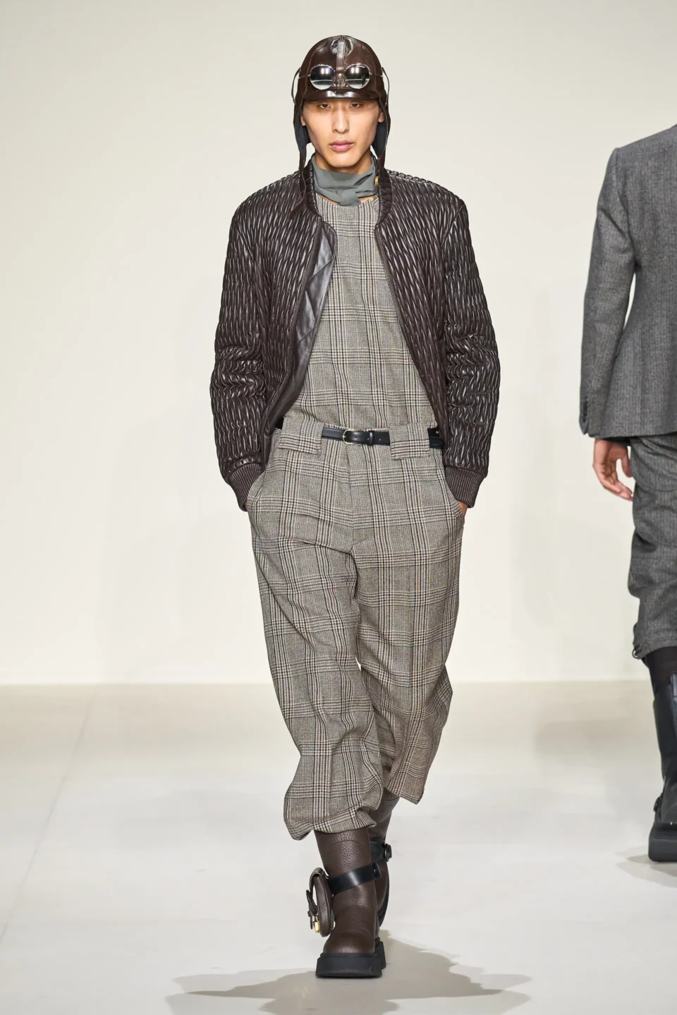 00012-emporio-armani-fall-2023-mens-credit-gorunway