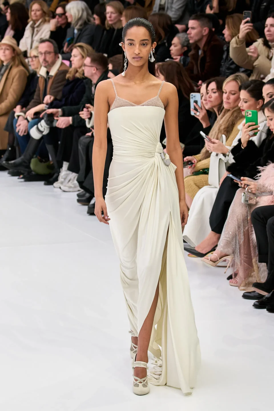 00012-fendi-spring-2023-couture-credit-gorunway
