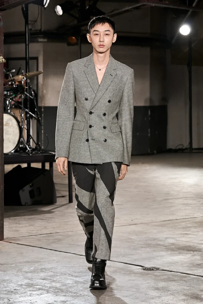00013-dries-van-noten-fall-2023-menswear-credit-gorunway