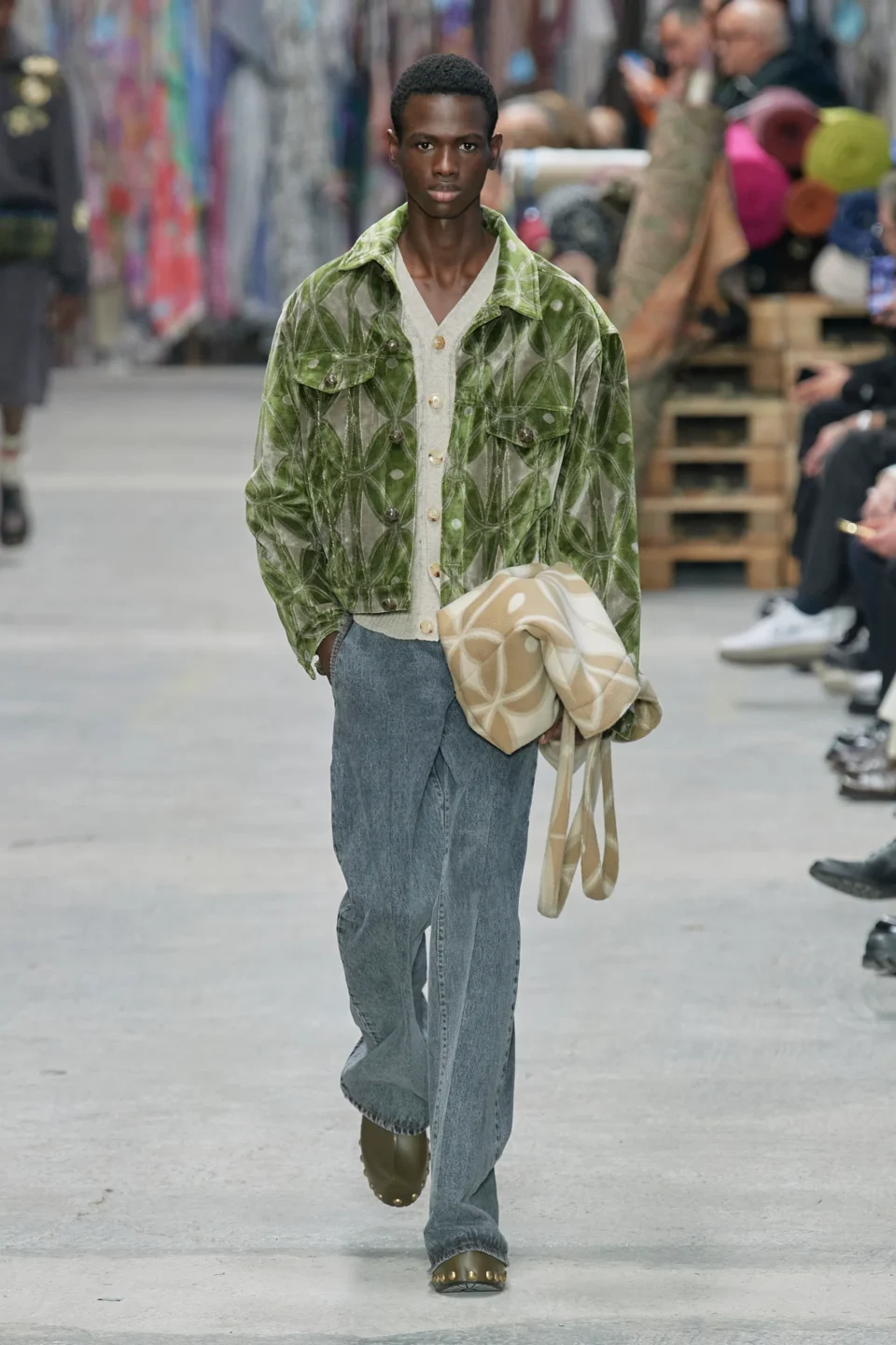 00013-etro-fall-2023-menswear-credit-gorunway